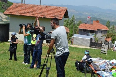 'Nur Viral İle Bizim Soframız' Ekibi Hisarcık'ta