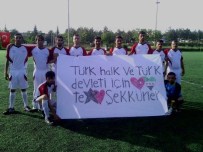 YUNUS EMRE ALTıNER - Suriyeli Ve Türk Gençler Dostluk Maçı Yaptı