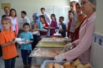 SÜT DAĞITIMI - Süt Gününde Sütlaç Dağıtıldı