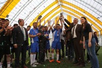 HÜSEYIN TÜRK - ARÜ'de Spor Şöleni Açıklaması Futbol Ve Tenis Müsabakaları Kupa Ve Ödüllerle Taçlandı