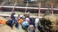KARAGEDIK - Göçük Altındaki İşçilerden Biri Kurtarıldı