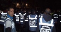 İstanbul Zabıtasından Gece Yıkım Operasyonu