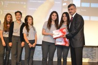 Manisalı Öğrencilere Tablet Dağıtıldı