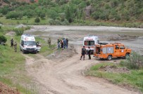 TUNCELİ ÜNİVERSİTESİ - Pülümür Çayı'na Giren Üniversite Öğrencisi Boğuldu