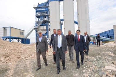 Vali Ve Kütahya İl Genel Meclisi Başkanı Asfalt Şantiyesini İnceledi