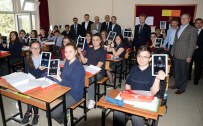 Zonguldak'ta Öğrencilere Tablet Dağıtıldı
