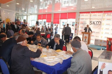 AK Parti Van İl Teşkilatı Tarafından Birlik Ve Beraberlik Yemeği Düzenlendi