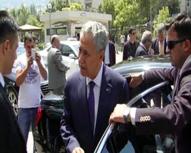 Başbakan Yardımcısı Arınç'tan Silahla Ağır Yaralanan Gürsu Belediye Başkanı'na Ziyaret