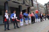 Bremen Şehir Merkezinde Türk Folklor Gösterisi