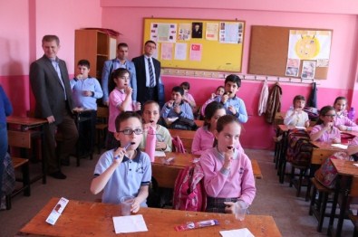 Çiğli'deki İlkokul Öğrencilerinin Diş Sağlığı İkçü'ye Emanet