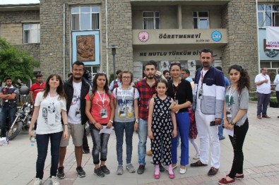 Motorlu Ve Bisikletli Gönüllülerden Hayvanseverlik Örneği