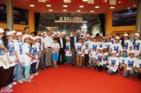 NURI PAKDIL - Onur Konuğu Pakdil'i Duygulandıran Sürpriz