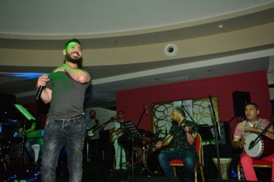 Rober Hatemo Adanalılar'ı Coşturdu