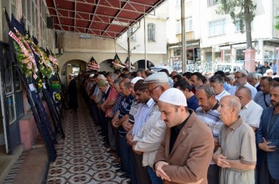 SGK Müdürü Akkaş'ın Annesi Vefat Etti