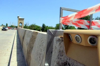 Tarihi Tunca Köprüsü Aydınlatılacak