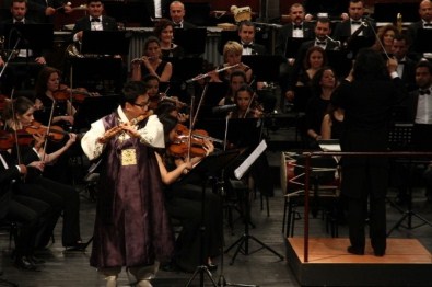 Türk Kore Dostluk Konserinde Dünya Prömiyeri Gerçekleştirildi