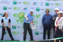 Bakan İle Başkan Tenis Kortunda