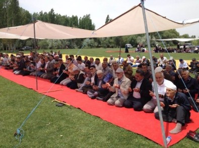 Beyşehir'de Çiftçiler Rahmet İçin Yağmur Duasına Çıktı