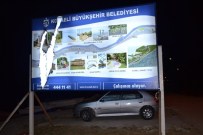 Büyükşehir'in Reklam Panolarına Saldırı