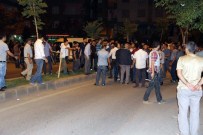 GRUP GENÇ - Diyarbakır'da Broşür Kavgası Açıklaması 2 Yaralı