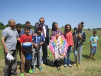 SAZLI SÖZLÜ - Edirne Roman Eğitim Gönüllüleri Derneği Uçurtma Şenliği Düzenledi