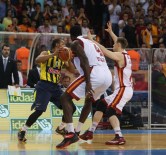 FENERBAHÇE DOĞUŞ - Fenerbahçe, Galatasaray'ı Yakaladı
