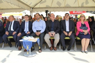 AK Parti Milletvekili Adayları Ümraniye'de Sergi Açılışı Yaptı