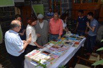 Çocuk Kütüphanesine 335 Kitap Hediye Edildi