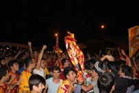 Gaziantep'te Galatasaray Taraftarları Sokaklara Döküldü