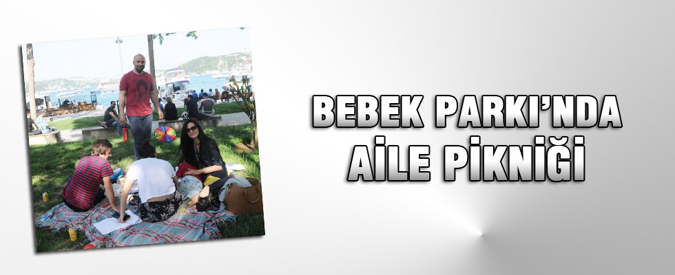 Halit Ergenç ve ailesi Bebek'te piknik yaptı