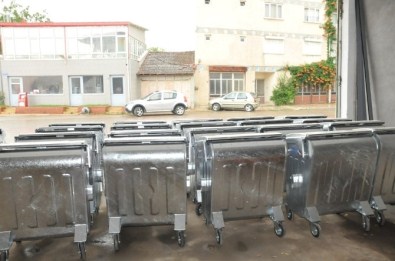 İnegöl'de Çöp Konteynırı Dağıtımı Devam Ediyor