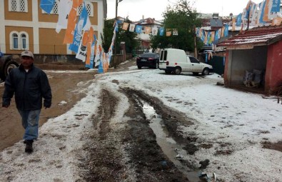 Kırıkkale'de Etkili Olan Dolu Ekili Alanlara Zarar Verdi