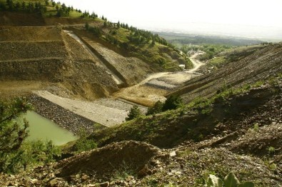 Milletvekili Adayı Özkaldı Yapımı Süren Karamık Barajı'nda İncelemelerde Bulundu