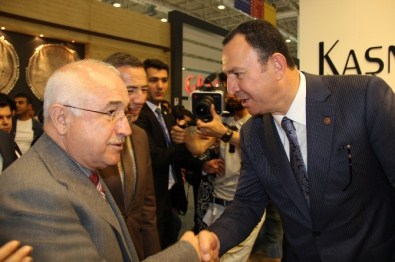 TBMM Başkanı Cemil Çiçek'ten Kaşmir Halı'ya Övgü Yağdı