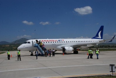 Uşak'a Tarifeli Uçuşlar Yeniden Başladı