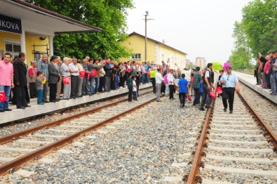 Zonguldak'ta Yolcu Treni Protestosu