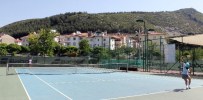 TENİS KULÜBÜ - Federasyon 14 Yaş Tenis Turnuvası Başladı