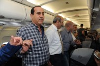 HAKKARİ YÜKSEKOVA - Hakkari'ye İlk Uçak Seferinde Halay Çektiler