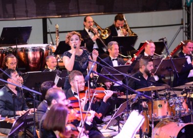 Kapanışı Zuhal Olcay Yaptı