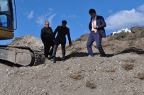 FARUK ERDEM - Köy Yollarında Çalışmalar Devam Ediyor