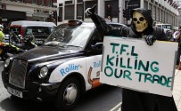 TAKSİ ŞOFÖRLERİ - Londra'da Taksicilerden Eylem