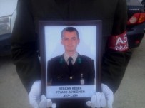 SEZGIN ÖZDEMIR - Şehit Asteğmen Özdemir'in Cenazesi Memleketine Gönderildi