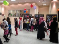 TAKSİM METROSU - Suriyeli Çocuklar, Türk Yaşıtlarıyla Resim Çizdi