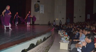 Afyonkarahisar'da 'Geçmişten Günümüze Karahisar' Dans Gösterisi