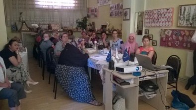 Edirne'de Erken Yaşta Evliliğin Yol Açacağı Sorunlar Anlatıldı