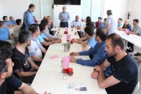 DARMADAĞıN - Özhan, Esnafla Bir Araya Geldi