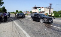 DÜZBAĞ - Adıyaman'da İki Otomobil Çarpıştı Açıklaması 1 Yaralı