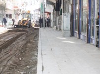 ABDÜLALİM MÜMTAZ ÇOBAN - Ahlat Belediyesi Kaldırımları Yeniliyor
