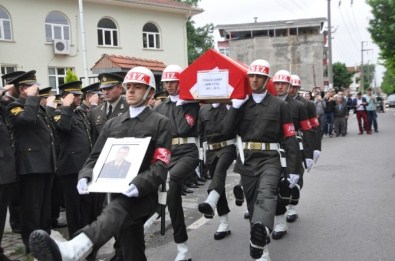 Evinde Vefat Eden Uzman Jandarma Çavuş Son Yolculuğuna Uğurlandı
