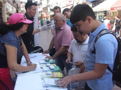 Halk Sağlığı'ndan Sigarayla Mücadele Standı